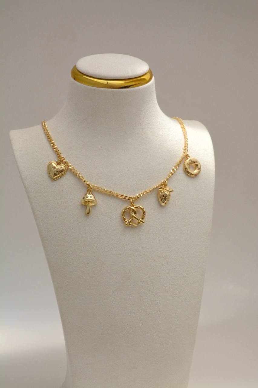 CADENA CHARMS CON BRILLO