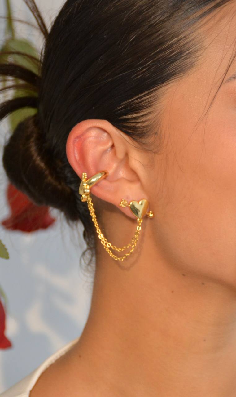 TOPO CORAZÓN CON EARCUFF FLECHADO DOR*