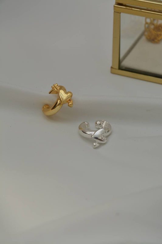 EARCUFF CORAZÓN FLECHA